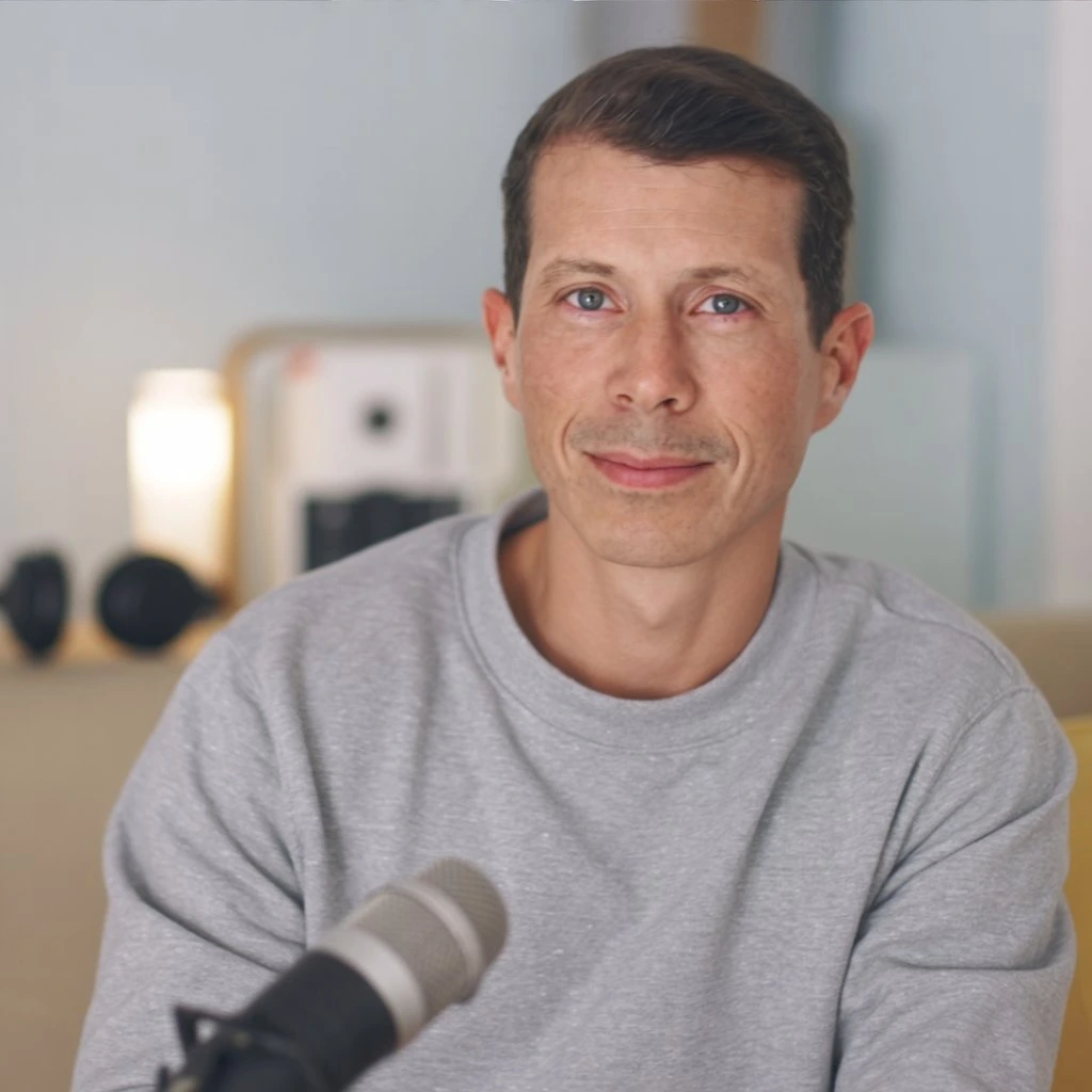 Nicolas Graillot au micro, enregistrement de podcast